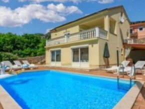 Large holiday house with swimming pool and terrace